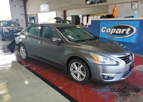 2015 Nissan Altima 2.5 z USA, uszkodzony, nr VIN 1N4AL3AP8FC409403